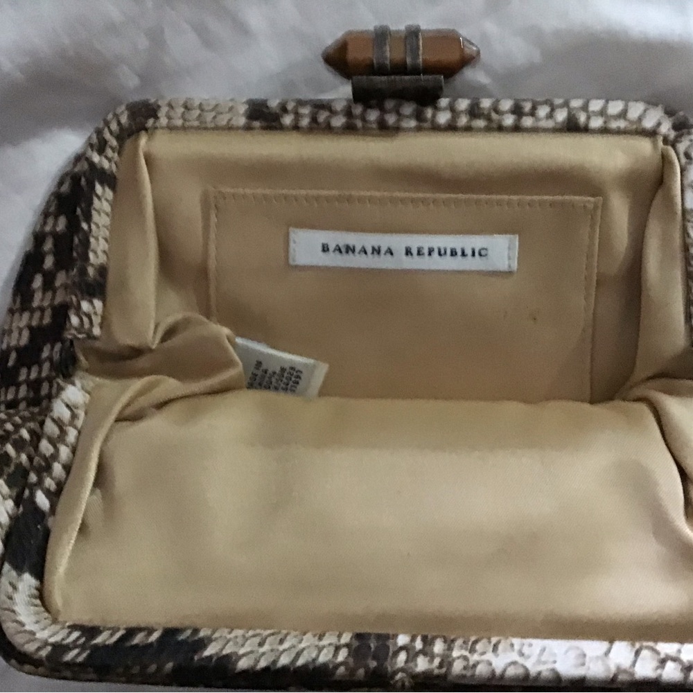 Banana Republic purse / Clutch 5.5” X 6” - Picture 4 of 4